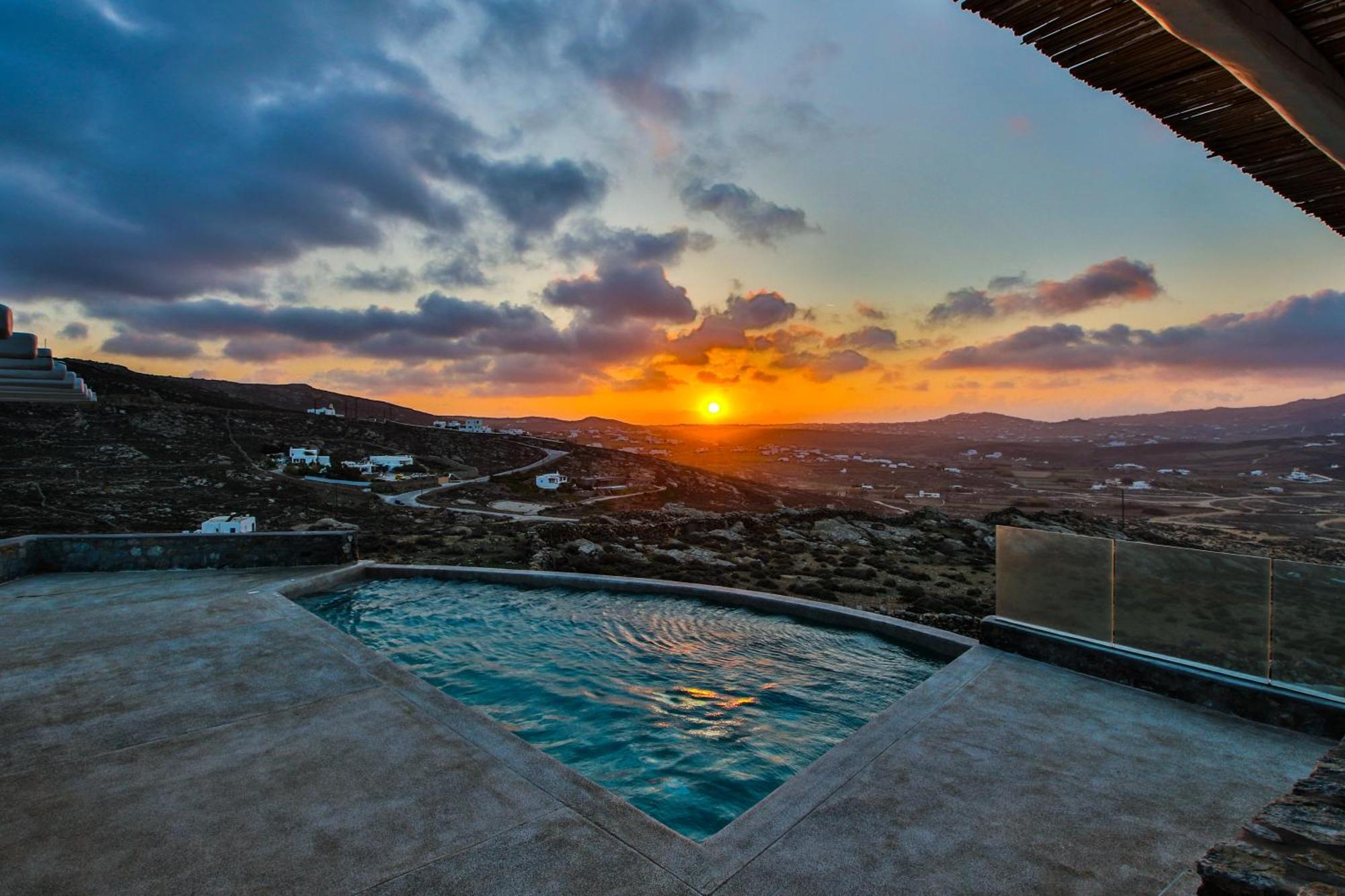 Pool Near Alemagou Villa Ftelia (Mykonos)