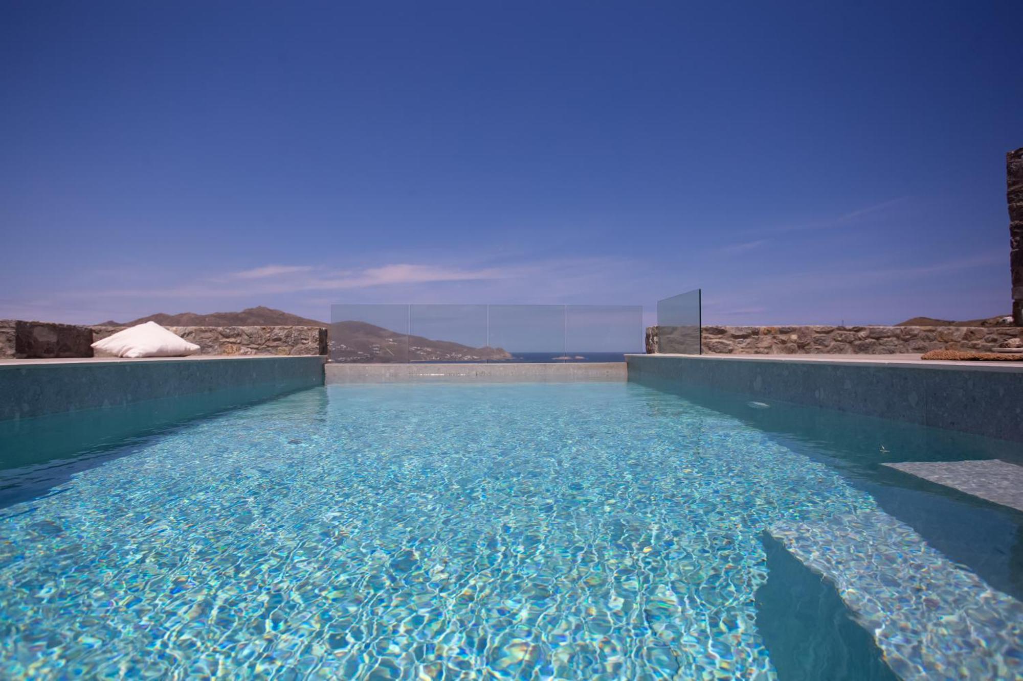 Villa Pool Near Alemagou