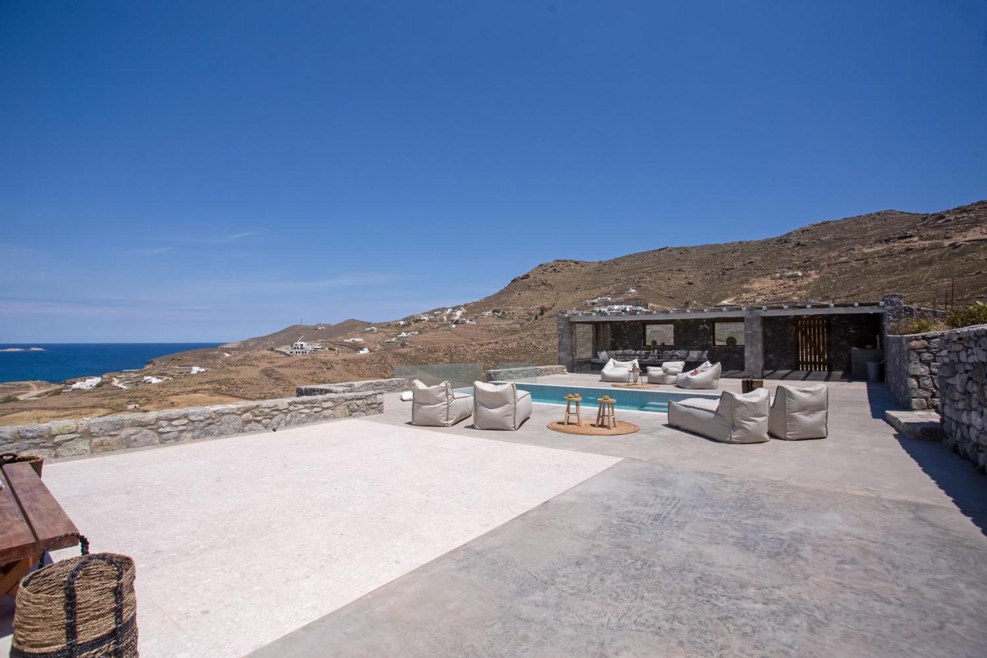 Pool Near Alemagou Ftelia (Mykonos)