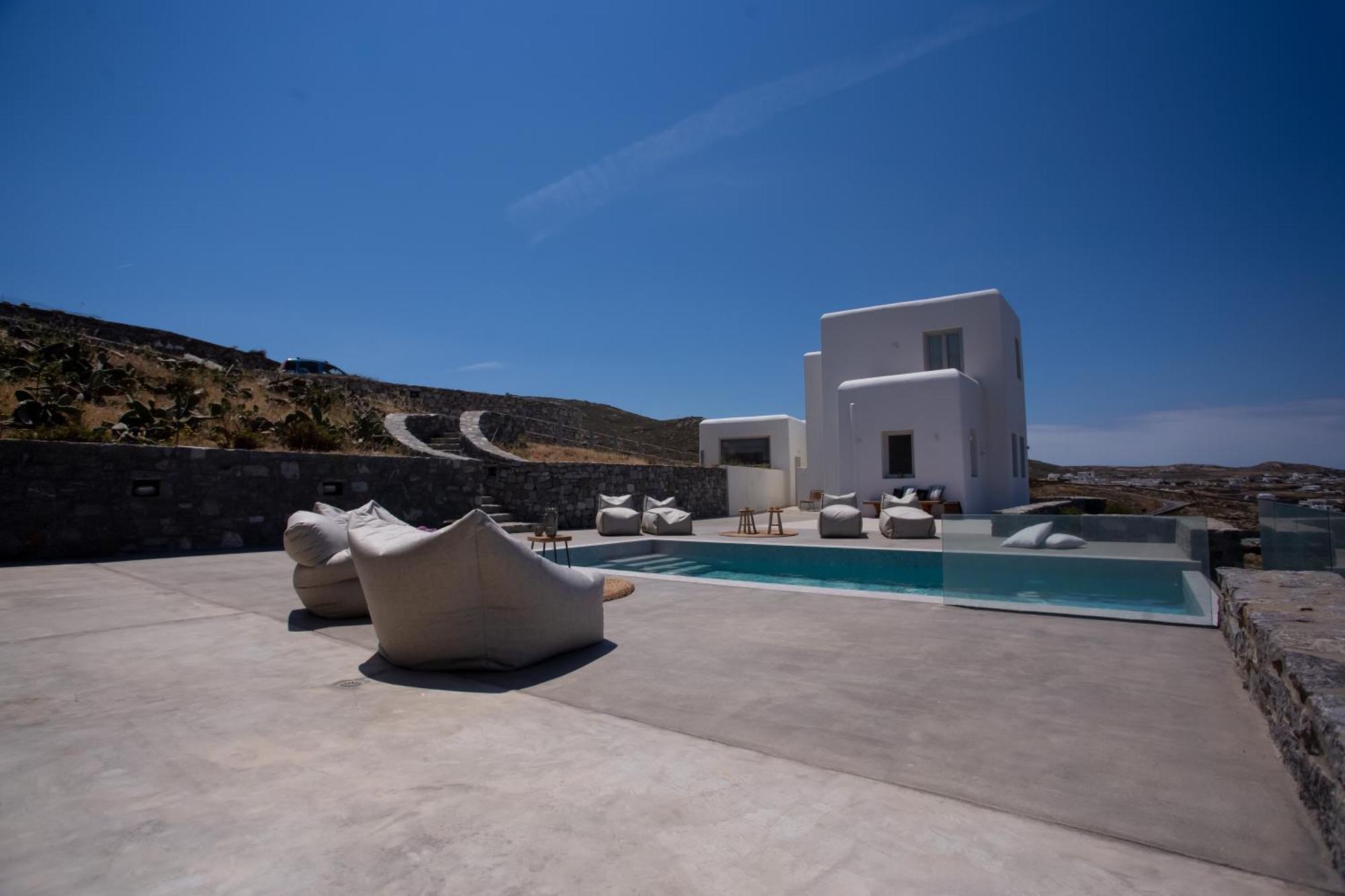 Pool Near Alemagou Ftelia (Mykonos)