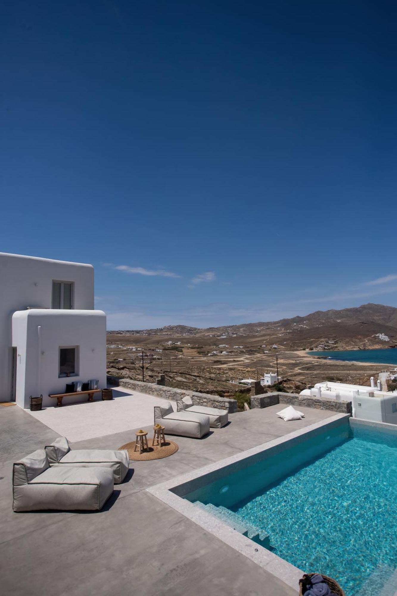 Pool Near Alemagou Ftelia (Mykonos)