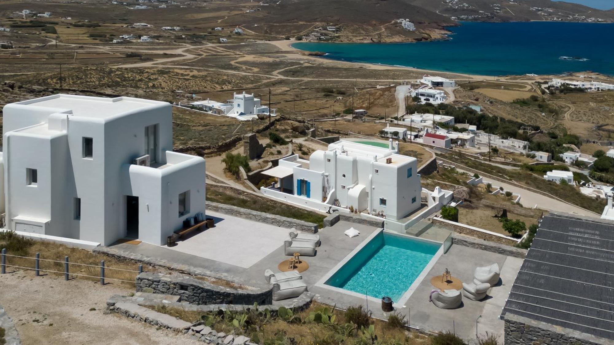Pool Near Alemagou Villa Ftelia (Mykonos)