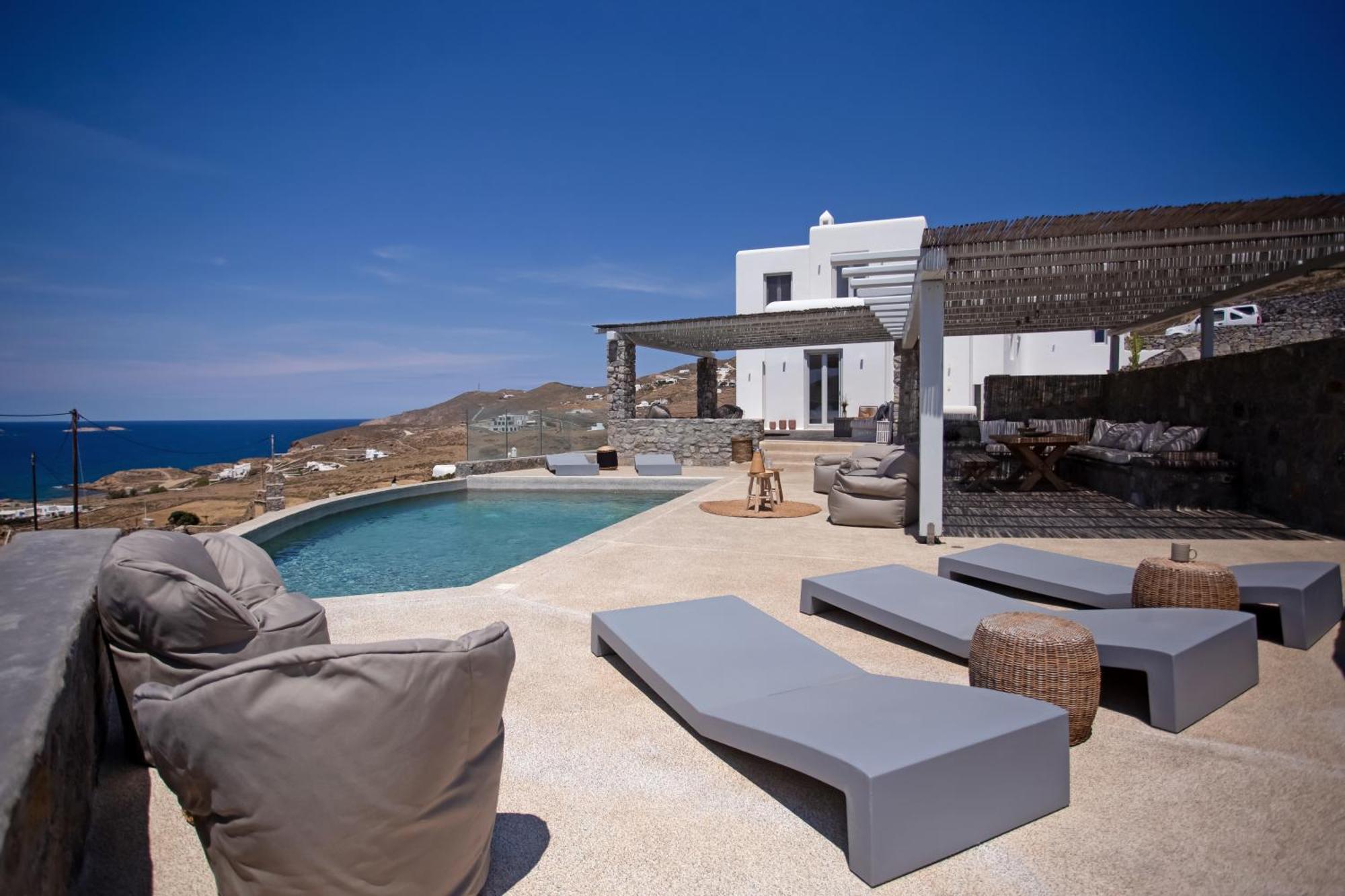 Pool Near Alemagou Ftelia (Mykonos)