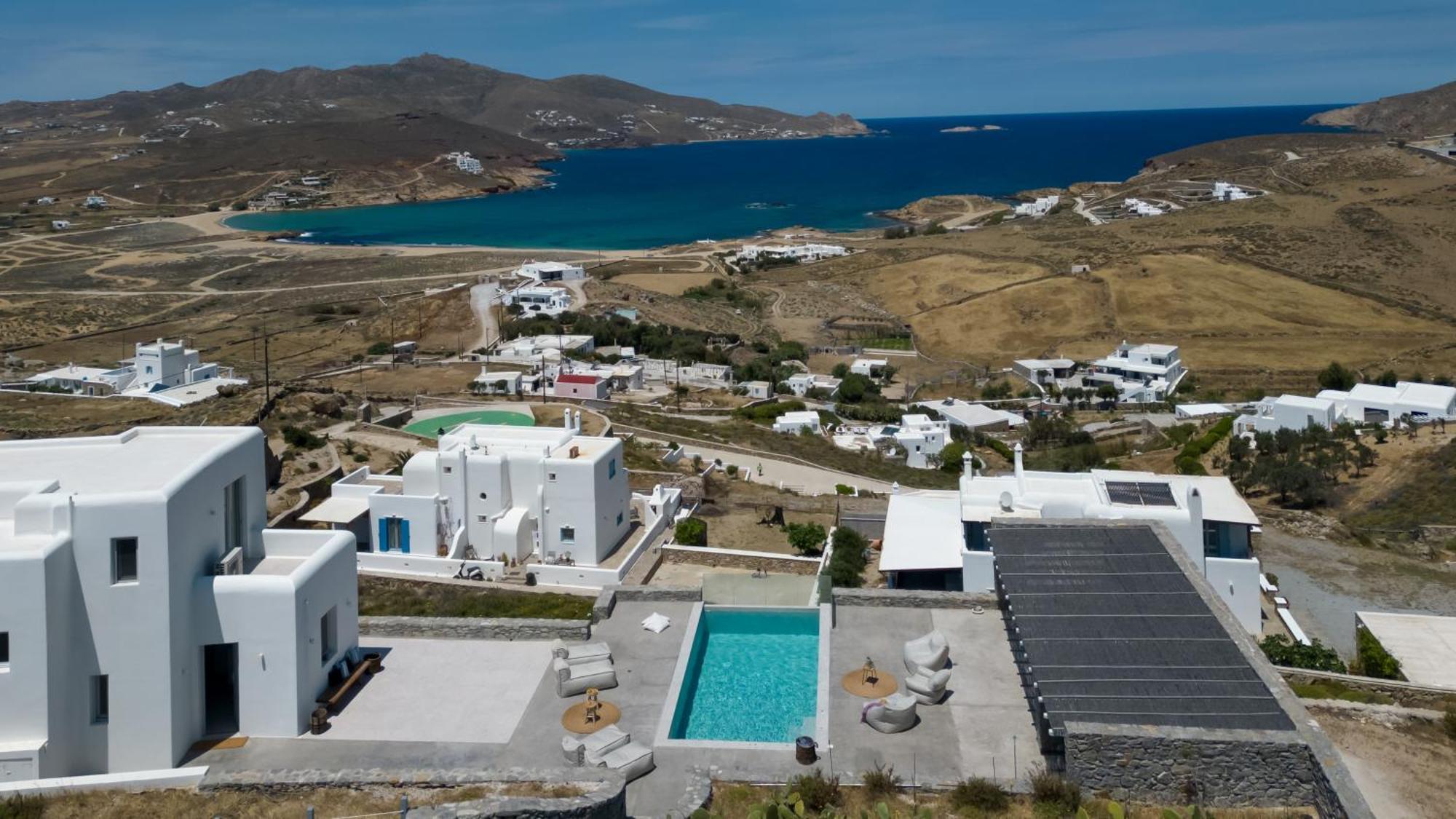 Pool Near Alemagou Ftelia (Mykonos)