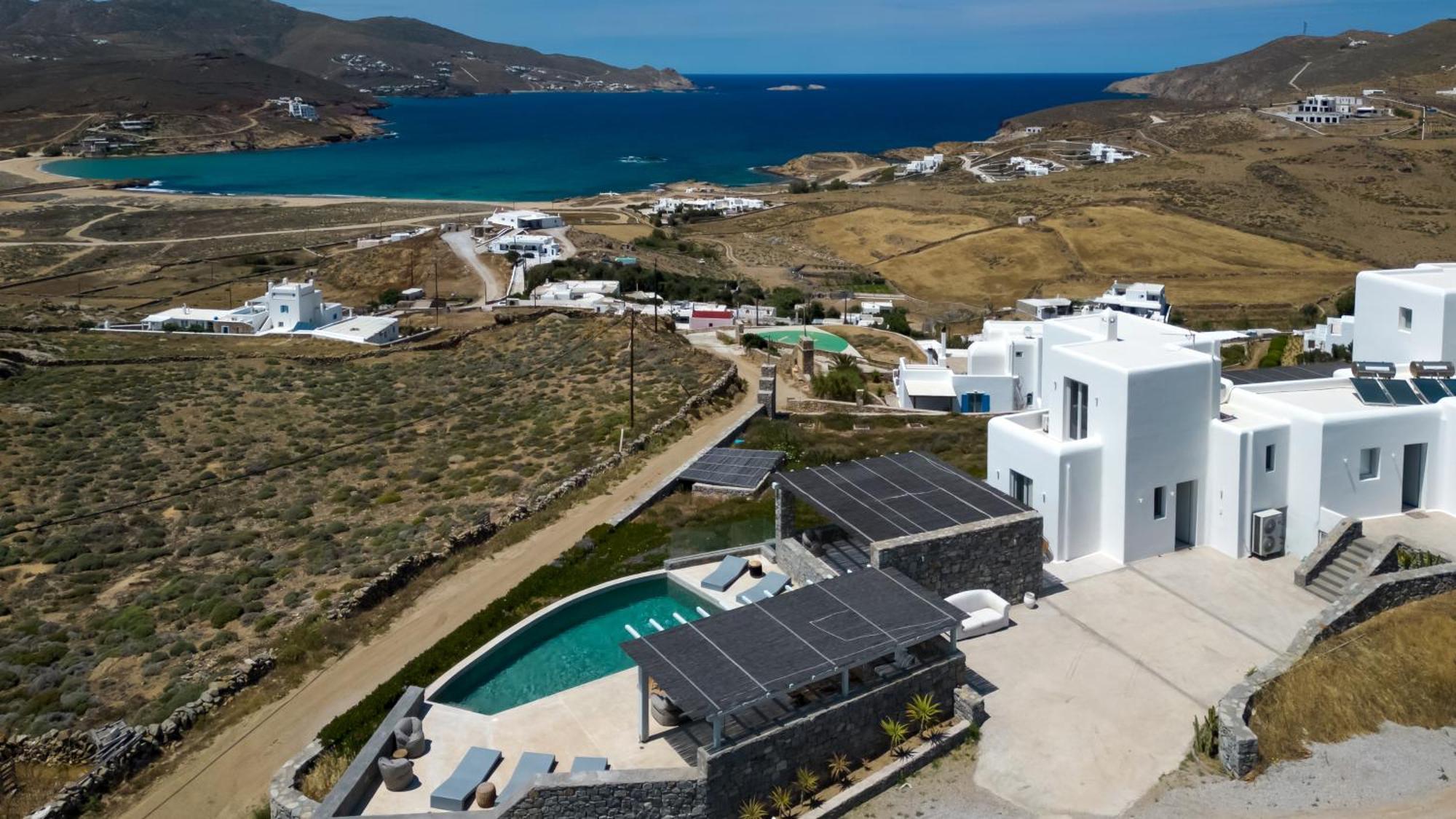 Pool Near Alemagou Villa Ftelia (Mykonos)