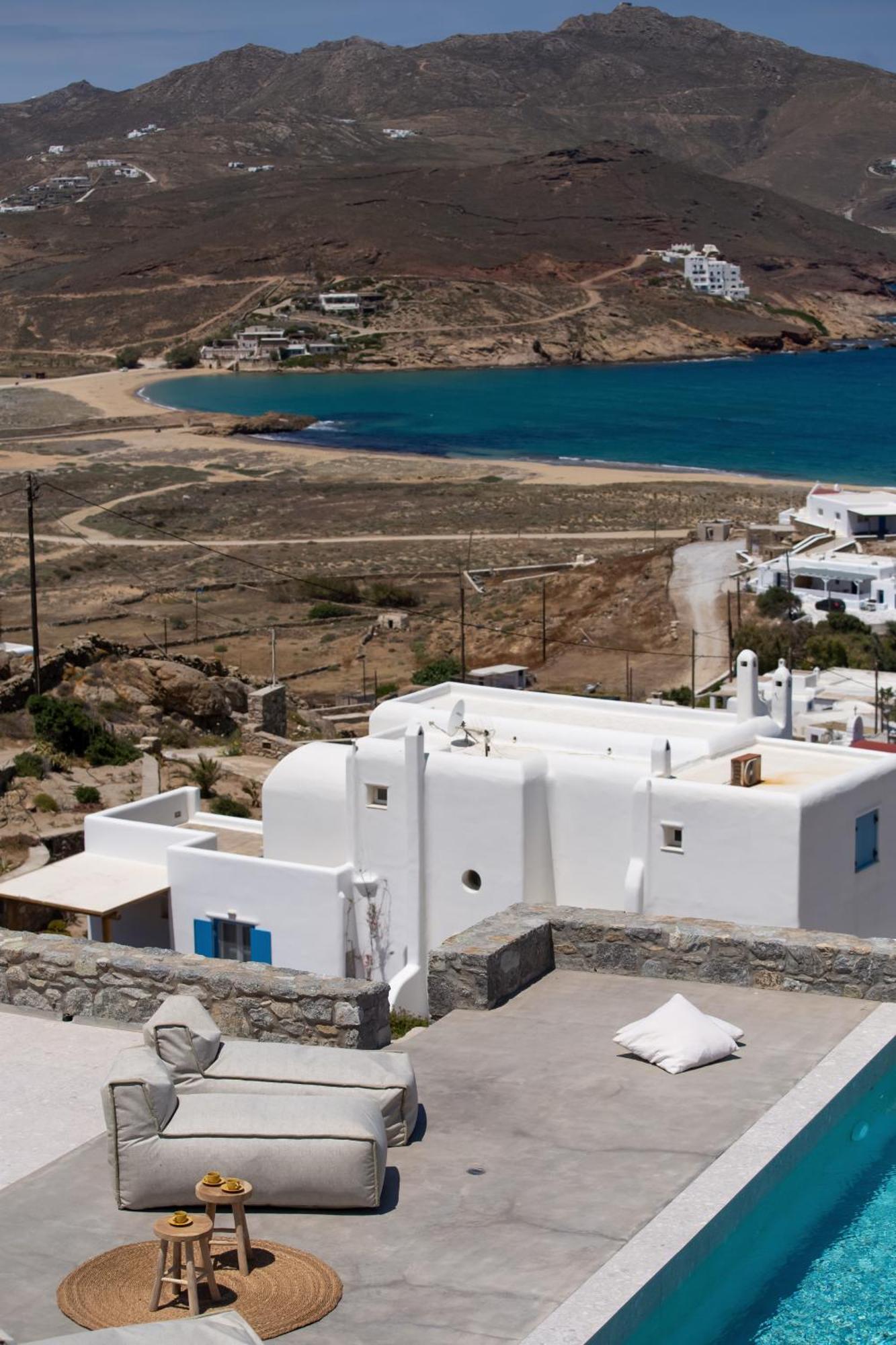 Pool Near Alemagou Ftelia (Mykonos)